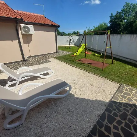 Casa Mia - *